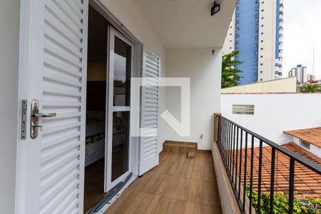 Casa à venda com 580m², 6 quartos e 4 vagasSacada do quarto 3