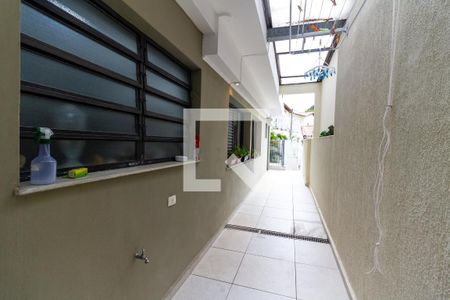 Casa à venda com 580m², 6 quartos e 4 vagasCorredor Lateral do Quintal
