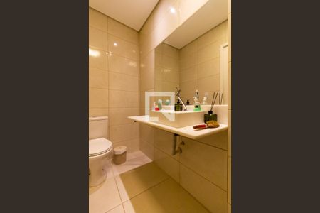 Casa à venda com 580m², 6 quartos e 4 vagasBanheiro Social 2