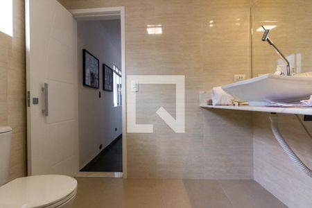 Casa à venda com 580m², 6 quartos e 4 vagasBanheiro Social 1