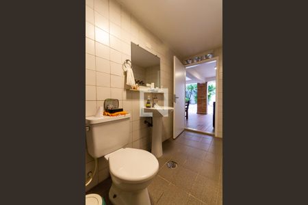 Casa à venda com 580m², 6 quartos e 4 vagasBanheiro Social 3