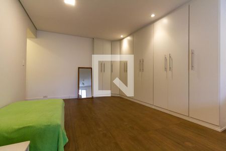 Casa à venda com 580m², 6 quartos e 4 vagasQuarto 3 Suíte 