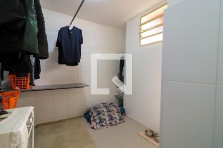 Casa à venda com 350m², 4 quartos e 1 vagaLavanderia