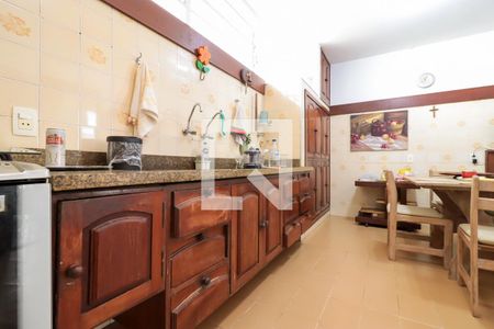 Casa à venda com 350m², 4 quartos e 1 vagaCozinha
