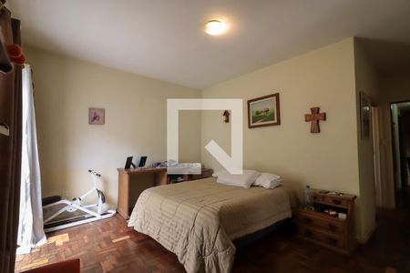 Casa à venda com 350m², 4 quartos e 1 vagaQuarto Suíte