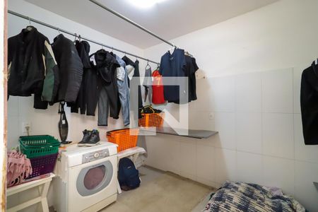 Casa à venda com 350m², 4 quartos e 1 vagaLavanderia