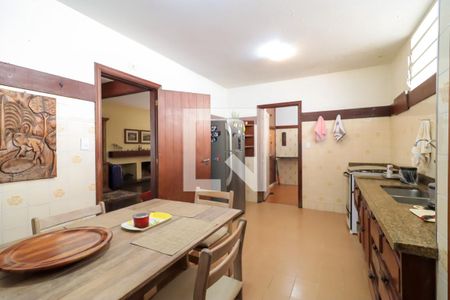 Casa à venda com 350m², 4 quartos e 1 vagaCozinha