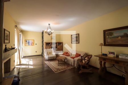 Casa à venda com 350m², 4 quartos e 1 vagaSala de Estar