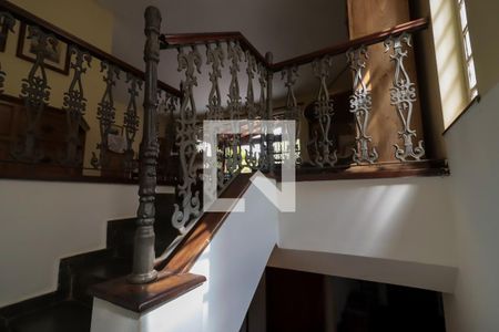 Casa à venda com 350m², 4 quartos e 1 vagaEscada