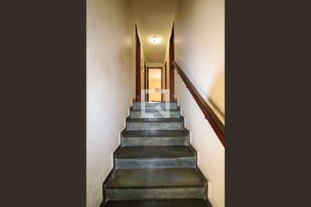 Casa à venda com 350m², 4 quartos e 1 vagaEscada