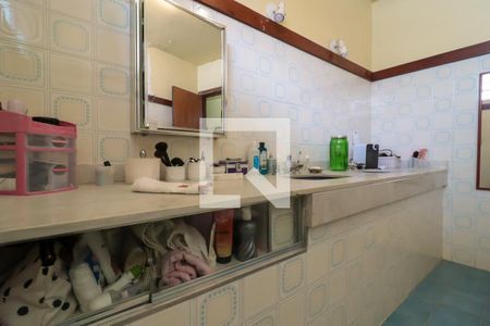 Casa à venda com 350m², 4 quartos e 1 vagaBanheiro