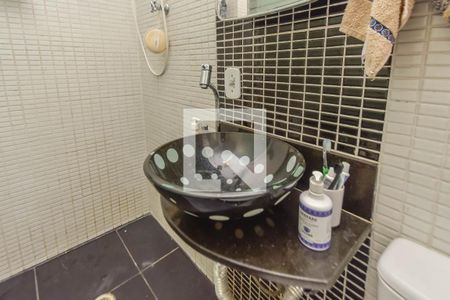 Casa à venda com 210m², 5 quartos e 1 vagaBanheiro do apartamento 2