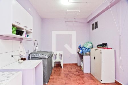 Casa à venda com 168m², 3 quartos e 2 vagas Casa à venda com 168m², 3 quartos e 2 vagasÁrea de Serviço