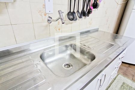 Casa à venda com 168m², 3 quartos e 2 vagas Casa à venda com 168m², 3 quartos e 2 vagasCozinha