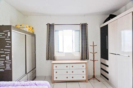 Casa à venda com 168m², 3 quartos e 2 vagas Casa à venda com 168m², 3 quartos e 2 vagasCasa 2 - quarto