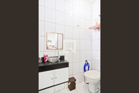 Casa à venda com 168m², 3 quartos e 2 vagas Casa à venda com 168m², 3 quartos e 2 vagasCasa 2 - banheiro