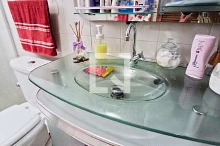 Casa à venda com 168m², 3 quartos e 2 vagas Casa à venda com 168m², 3 quartos e 2 vagasBanheiro