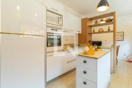 Casa à venda com 385m², 3 quartos e 4 vagas Casa à venda com 385m², 3 quartos e 4 vagasCozinha