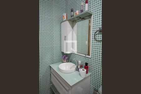 Detalhe do banheiro de casa para alugar com 2 quartos, 100m² em Parque Paulistano, São Paulo