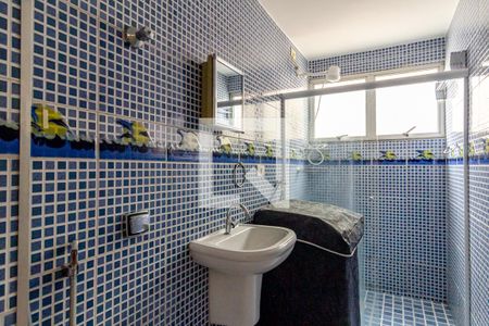 Banheiro de kitnet/studio para alugar com 1 quarto, 20m² em República, São Paulo