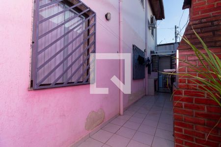 Casa à venda com 90m², 2 quartos e 2 vagasQuintal