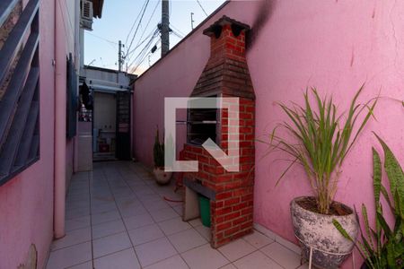 Casa à venda com 90m², 2 quartos e 2 vagasQuintal