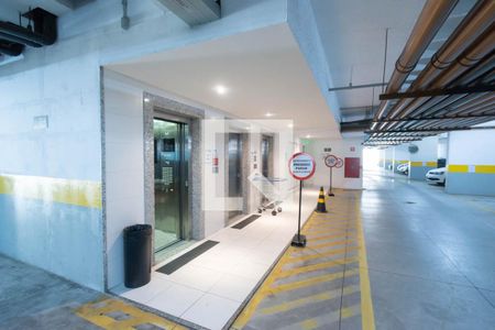 Apartamento para alugar com 43m², 1 quarto e 1 vagaElevadores