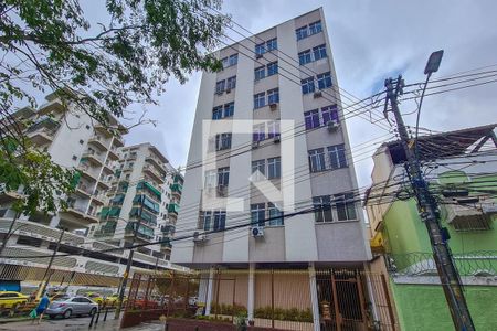 Apartamento à venda com 77m², 2 quartos e sem vagaFachada