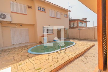 Casa à venda com 200m², 4 quartos e 2 vagas Casa à venda com 200m², 4 quartos e 2 vagasVista