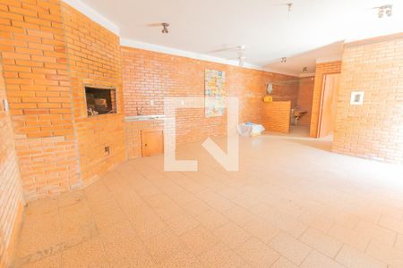 Casa à venda com 200m², 4 quartos e 2 vagas Casa à venda com 200m², 4 quartos e 2 vagasSalão