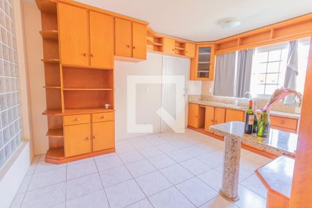Casa à venda com 200m², 4 quartos e 2 vagas Casa à venda com 200m², 4 quartos e 2 vagasCozinha