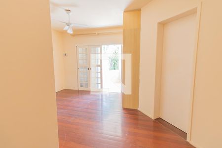 Casa à venda com 200m², 4 quartos e 2 vagas Casa à venda com 200m², 4 quartos e 2 vagasQuarto 4