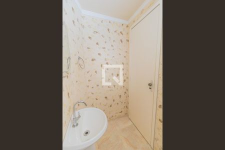 Casa à venda com 200m², 4 quartos e 2 vagas Casa à venda com 200m², 4 quartos e 2 vagasBanheiro social