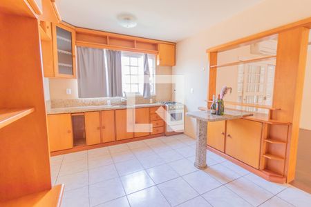 Casa à venda com 200m², 4 quartos e 2 vagas Casa à venda com 200m², 4 quartos e 2 vagasCozinha