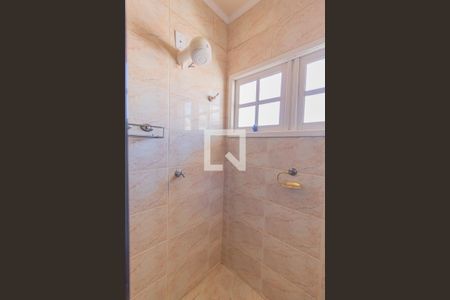 Casa à venda com 200m², 4 quartos e 2 vagas Casa à venda com 200m², 4 quartos e 2 vagasBanheiro social