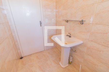 Casa à venda com 200m², 4 quartos e 2 vagas Casa à venda com 200m², 4 quartos e 2 vagasBanheiro social