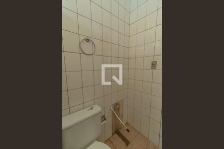 Casa à venda com 200m², 4 quartos e 2 vagas Casa à venda com 200m², 4 quartos e 2 vagasBanheiro