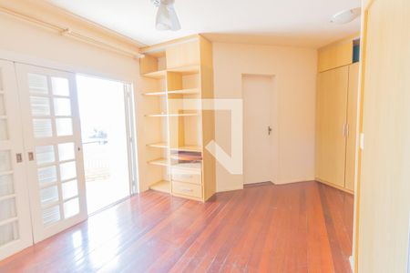 Casa à venda com 200m², 4 quartos e 2 vagas Casa à venda com 200m², 4 quartos e 2 vagasQuarto 4