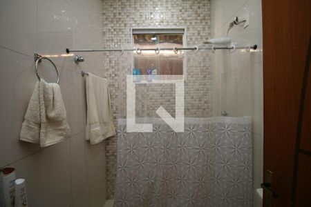 Casa à venda com 327m², 2 quartos e 2 vagasBanheiro