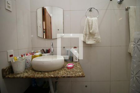 Casa à venda com 327m², 2 quartos e 2 vagasBanheiro