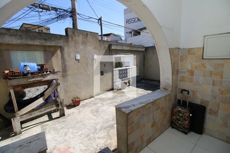 Casa à venda com 327m², 2 quartos e 2 vagasVaranda