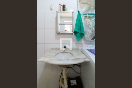 Banheiro de apartamento à venda com 1 quarto, 27m² em Centro Histórico, Porto Alegre