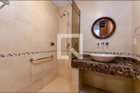 Banheiro da Suíte de apartamento para alugar com 2 quartos, 90m² em Icaraí, Niterói