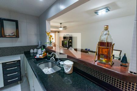 Casa à venda com 329m², 5 quartos e 4 vagasCozinha 1