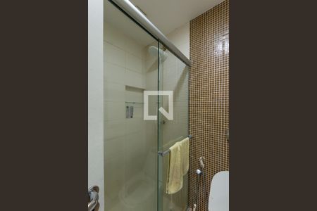 Casa à venda com 329m², 5 quartos e 4 vagasBanheiro da Suíte 1