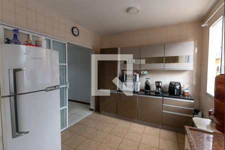 Casa à venda com 329m², 5 quartos e 4 vagasCozinha 2