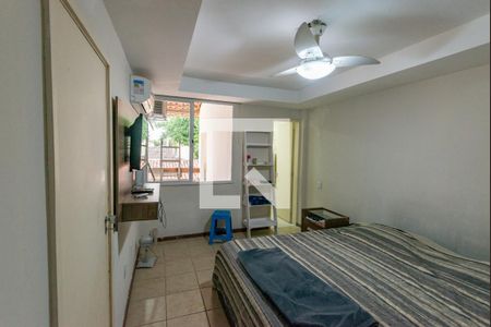 Casa à venda com 329m², 5 quartos e 4 vagasQuarto 4 - Suíte