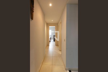 Casa à venda com 329m², 5 quartos e 4 vagasCorredor