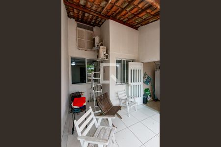 Casa à venda com 329m², 5 quartos e 4 vagasVaranda