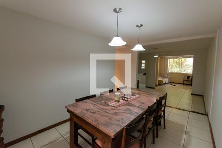 Casa à venda com 329m², 5 quartos e 4 vagasSala 2